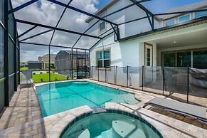 7 Bed 5 Ba Villa with Games, Pool & Spa