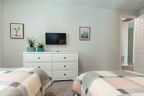 7 Bed 5 Ba Villa with Games, Pool & Spa