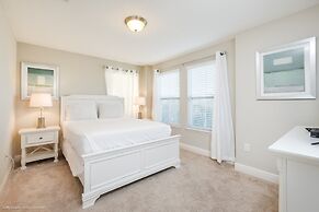 6 Bed 4 Ba Villa with Pool & Spa