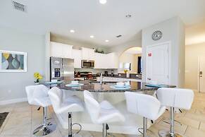 6 Bed 4 Ba Villa with Pool & Spa