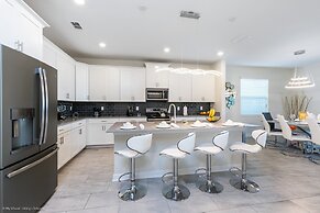 High End Champions Gate 6 Bdrm