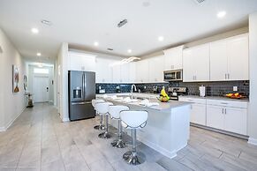 High End Champions Gate 6 Bdrm