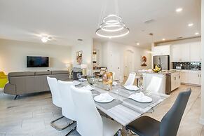 High End Champions Gate 6 Bdrm