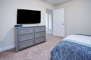 5 Bedroom House for 10 at Storey Lake