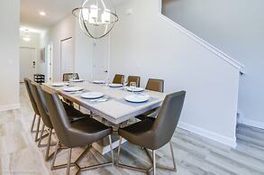 5 Bedroom House for 10 at Storey Lake