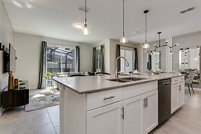 4bed 3Ba Storey Lake Home w. Pool