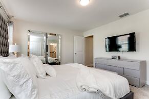 4bed 3Ba Storey Lake Home w. Pool