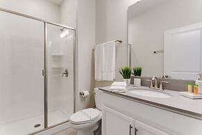 4bed 3Ba Storey Lake Home w. Pool