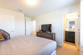 5 Bed 5 Ba Villa with Game Room, Pool & Spa