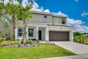 Modern 8 Bdrm 5 Bath Villa