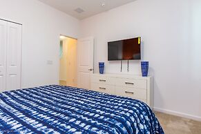 Modern 8 Bdrm 5 Bath Villa