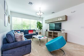 Modern 8 Bdrm 5 Bath Villa