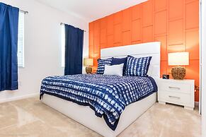 Modern 8 Bdrm 5 Bath Villa