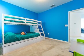 Modern 8 Bdrm 5 Bath Villa