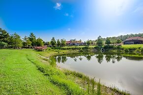 Modern 8 Bdrm 5 Bath Villa