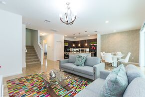 Modern 8 Bdrm 5 Bath Villa