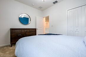 Modern 8 Bdrm 5 Bath Villa