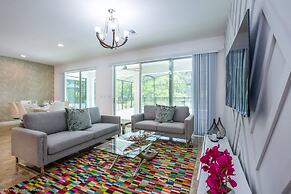 Modern 8 Bdrm 5 Bath Villa