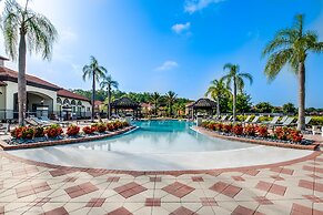 Modern 8 Bdrm 5 Bath Villa