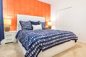 Modern 8 Bdrm 5 Bath Villa