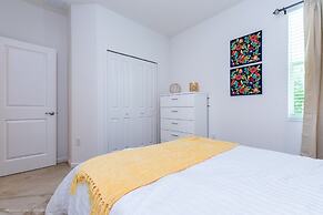 Modern 8 Bdrm 5 Bath Villa