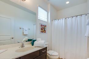 Modern 8 Bdrm 5 Bath Villa