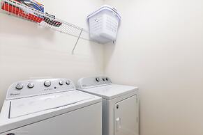 Modern 8 Bdrm 5 Bath Villa