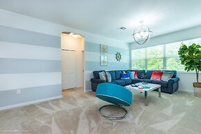 Modern 8 Bdrm 5 Bath Villa