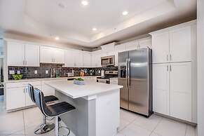 Beautiful 3 Bdrm 2 Bath Condo