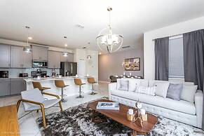 Cool & Modern 4 Ved Storey Lake Pool Home 4911wind