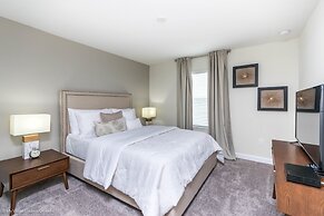 Cool & Modern 4 Ved Storey Lake Pool Home 4911wind