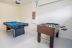 4 Bed 3 Ba Villa with Game Room & Pool