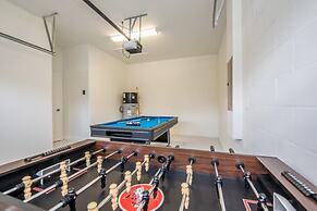 4 Bed 3 Ba Villa with Game Room & Pool