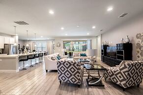 9 Bed Villa with Game Room, Pool & Spa