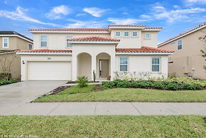 9 Bed Villa with Game Room, Pool & Spa