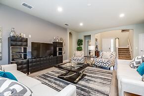 9 Bed Villa with Game Room, Pool & Spa