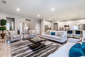 9 Bed Villa with Game Room, Pool & Spa