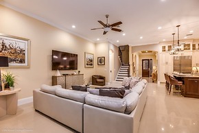 7 Bdrmstheatergamermpoolmansion