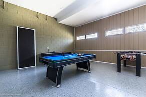 7 Bdrmstheatergamermpoolmansion