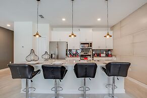 4 Bedroom Town Home with Pool