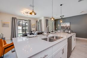 4 Bedroom Town Home with Pool