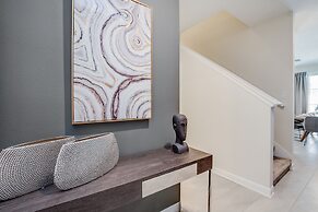 4 Bedroom Town Home with Pool