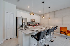 4 Bedroom Town Home with Pool