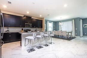 6 Bedroom 5 Bathroom Vacation Home