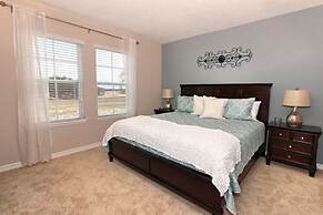 Townhome with Pool at Solterra