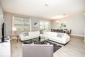 Champions Gate 8 Bedroom