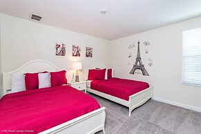 Champions Gate 8 Bedroom