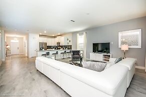 Champions Gate 8 Bedroom