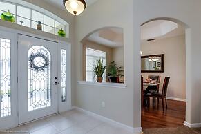 Fantastically Decorated 4 bed 3 Bath