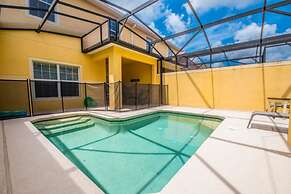 4 Bedroom 3 Bathroom Town Home With Pool